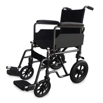 Silla de ruedas en acero, con reposapies y apoyabrazos extraibles.